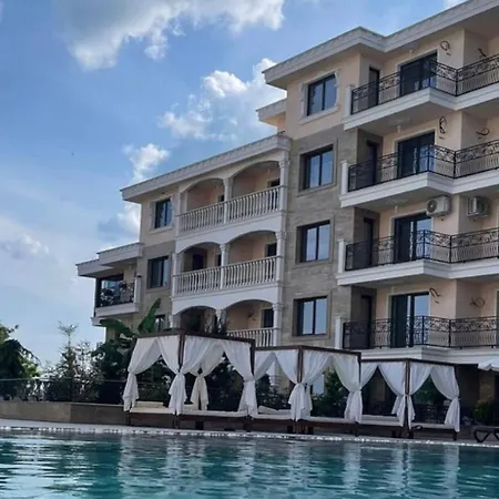 Апартаменты Purple Rose Apartment Valencia Gardens
